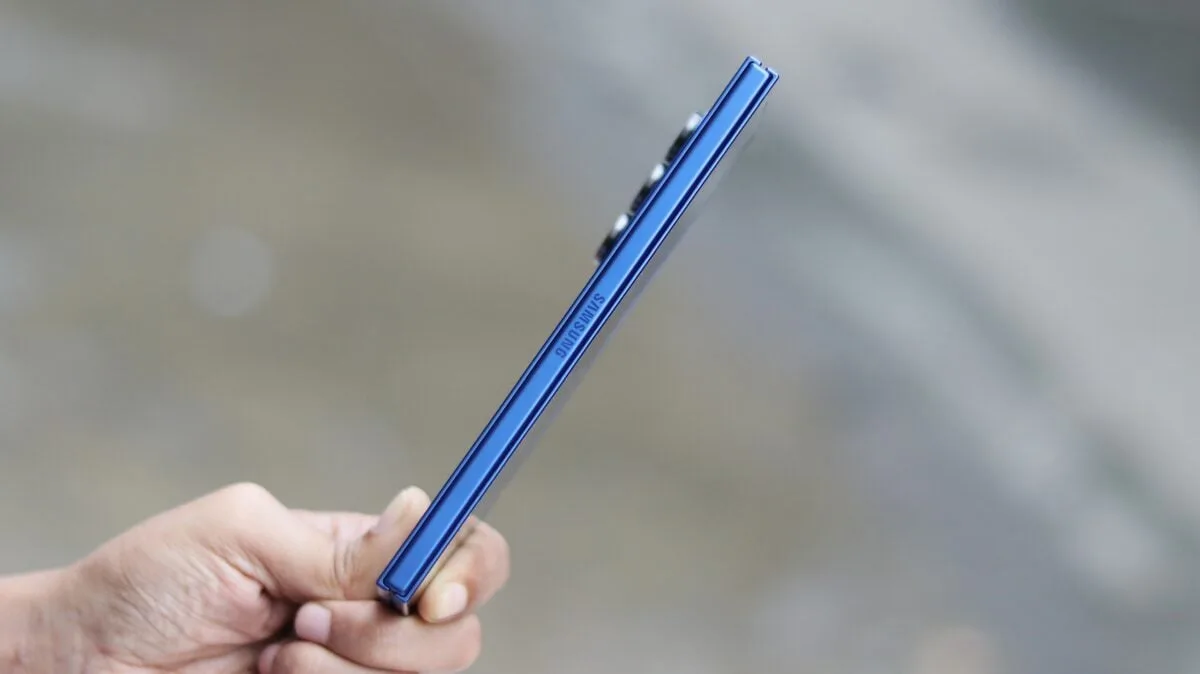 Galaxy Z Fold8'de Kırışıklık Sorunu Tarih mi Oluyor? Yeni Menteşe Detayları | Vip İletişim Trabzon Galaxy Z Fold8'de Kırışıklık Sorunu Tarih mi Oluyor? Yeni Menteşe Detayları | Vip İletişim Trabzon