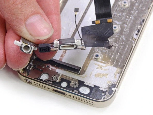 iPhone Kulaklık Soketi Değişimine İşaret Eden 3 Durum