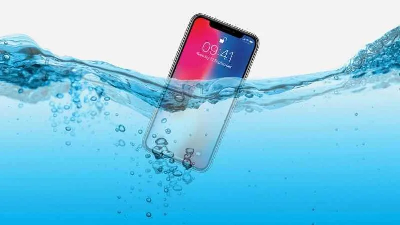 Suya Düşen Telefon İçin İlk 10 Dakikada Yapmanız Gerekenler | Vip İletişim Trabzon Suya Düşen Telefon İçin İlk 10 Dakikada Yapmanız Gerekenler | Vip İletişim Trabzon